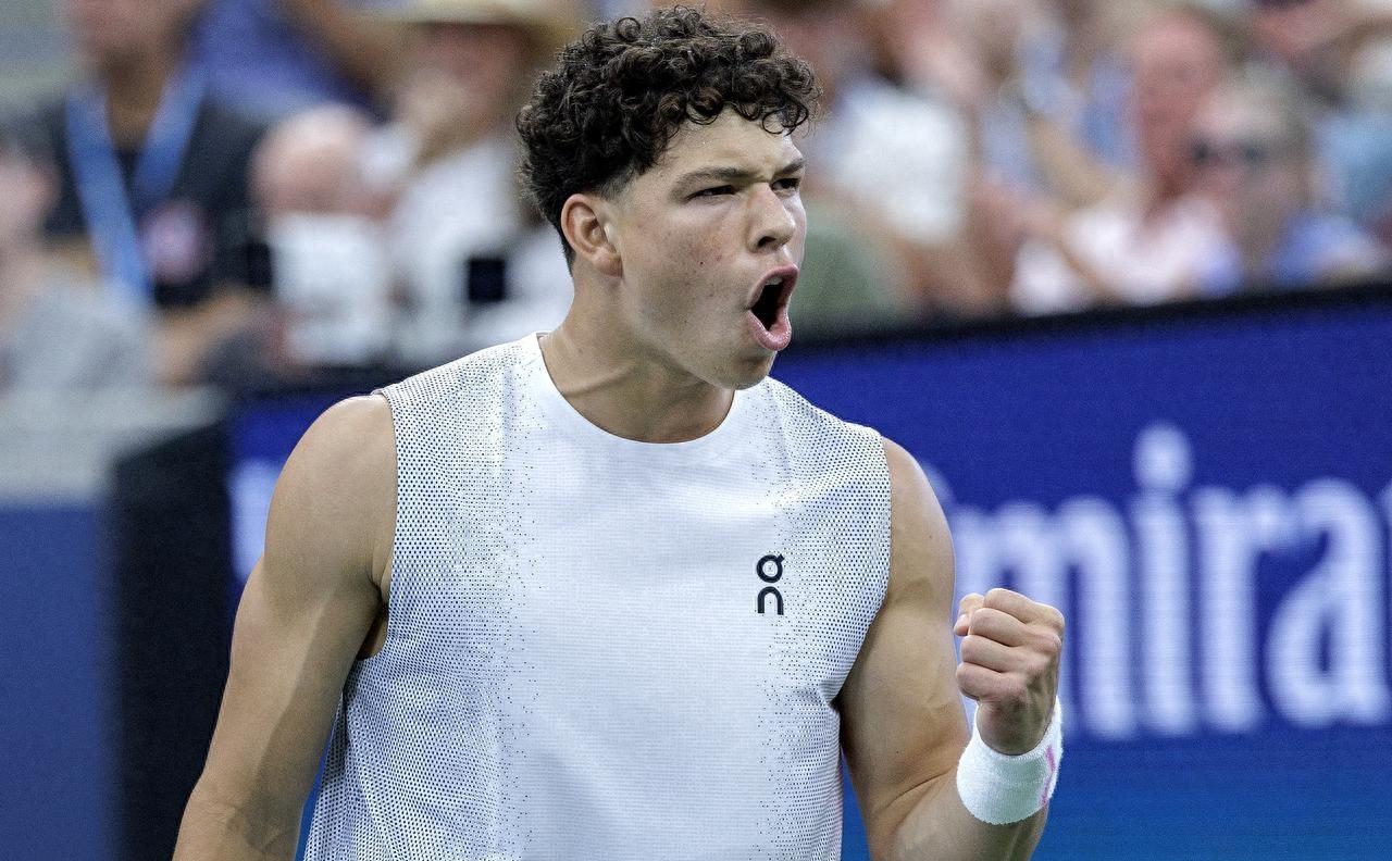 包含Scout在澳大利亚队比赛中失利今晨葡萄牙体育备战足总杯，迈阿密热火今晚豪取连胜瞬间刷屏的词条